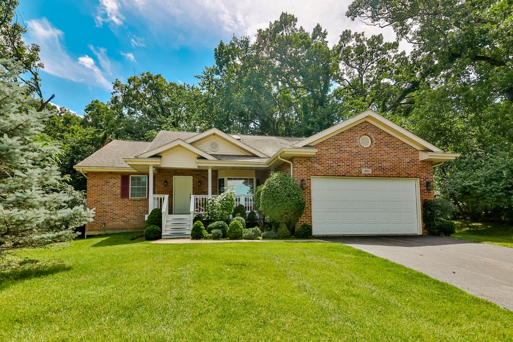 1915 Candlewick Drive, Poplar Grove, IL 61065 MLS 12099362