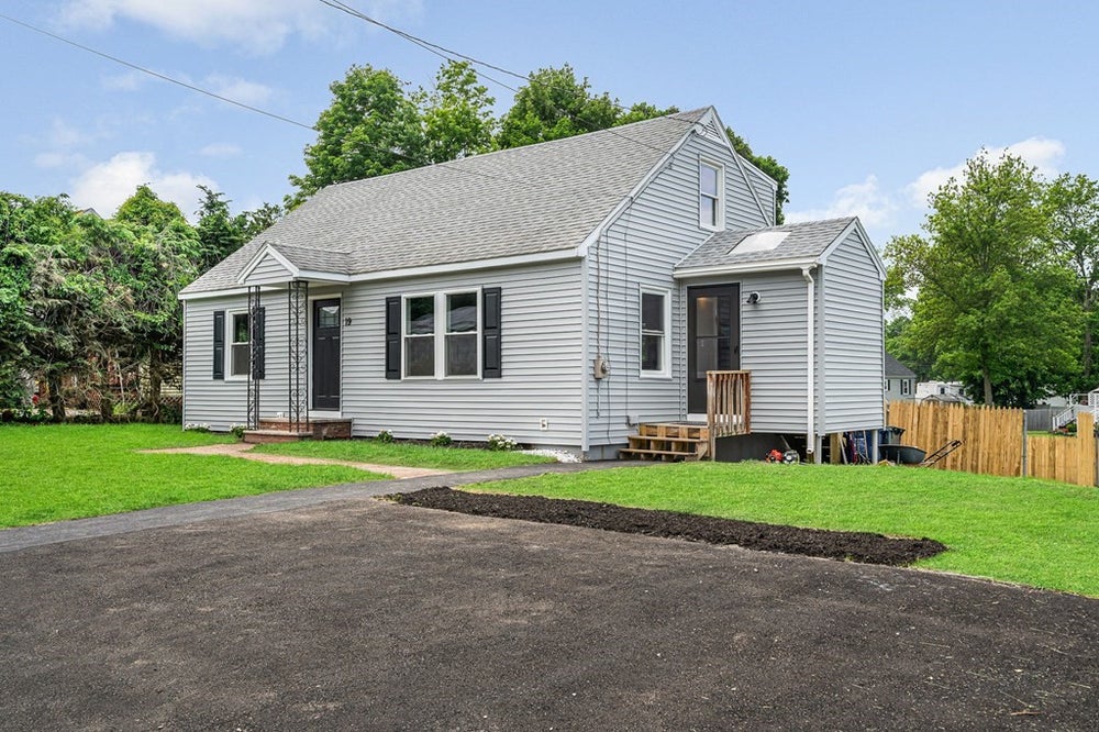 19 Wiggin Terrace, Dracut, MA 01826 MLS 73125220 Coldwell Banker