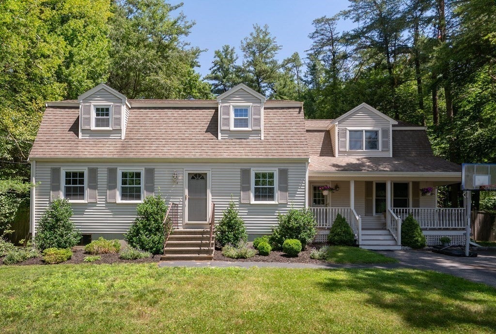 47 Big Rock Ln, Hanson, MA 02341