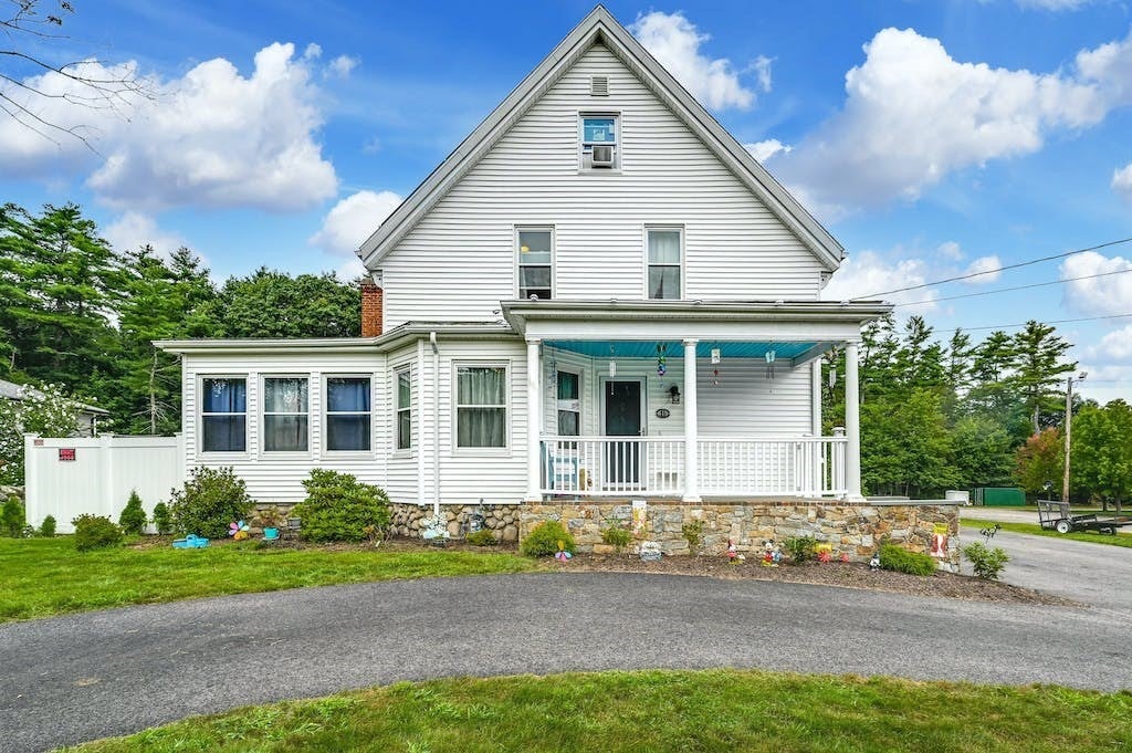 842 E Washington St Hanson, MA 02341