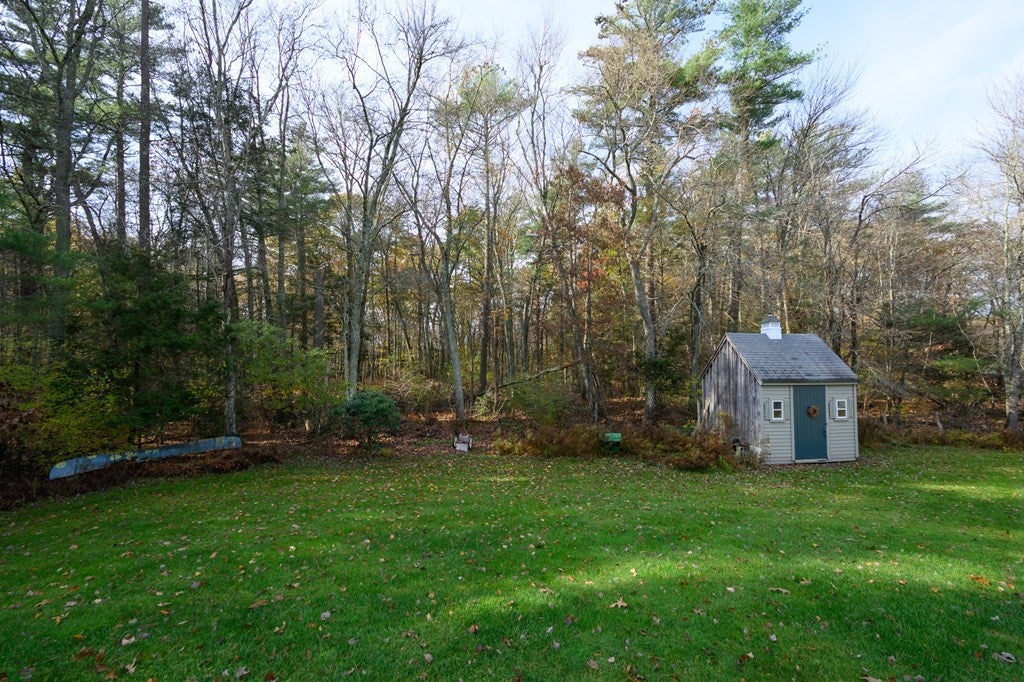 134 Old Pine Dr Hanson, MA 02341