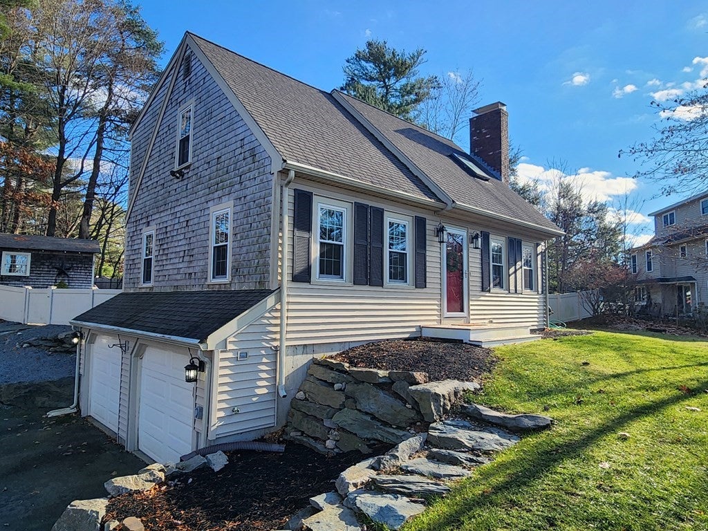 282 King Street, Hanson, MA 02341 - MLS# 73144766 - Coldwell Banker