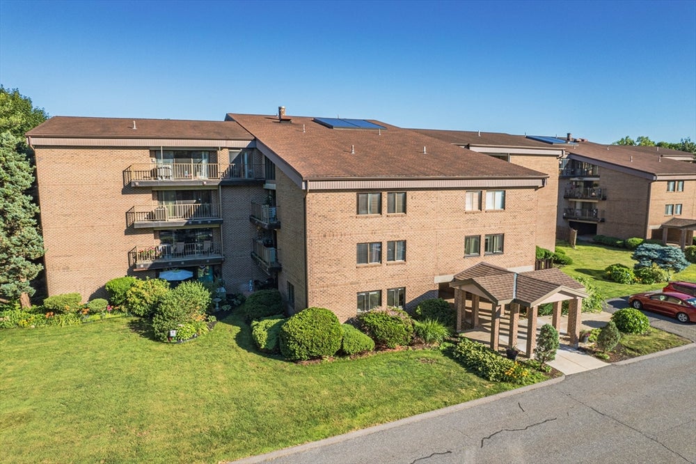 4 Ledgewood Way 11, Peabody, MA 01960 MLS 73259918 Coldwell Banker