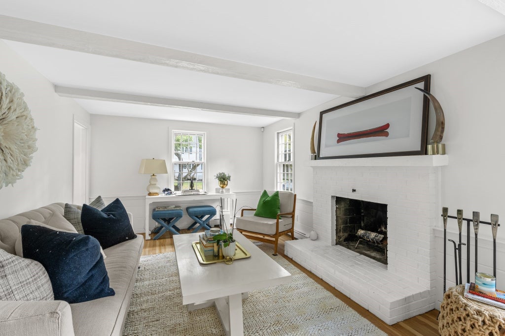 Listing View 7