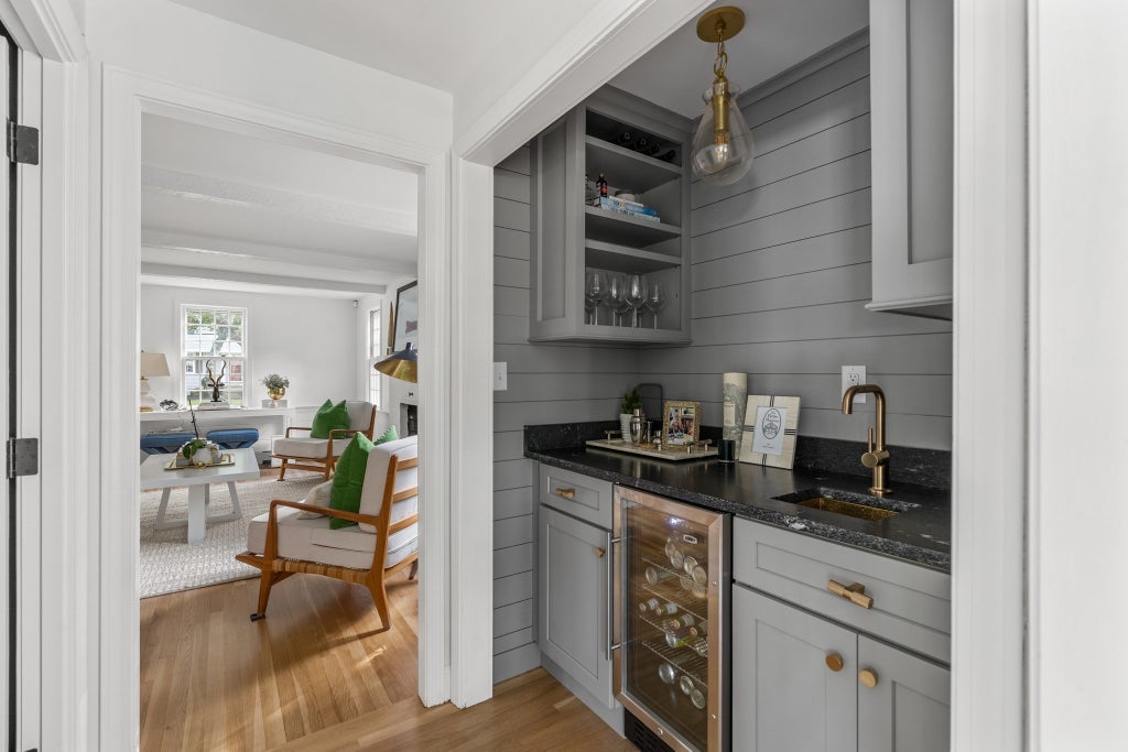 Listing View 10