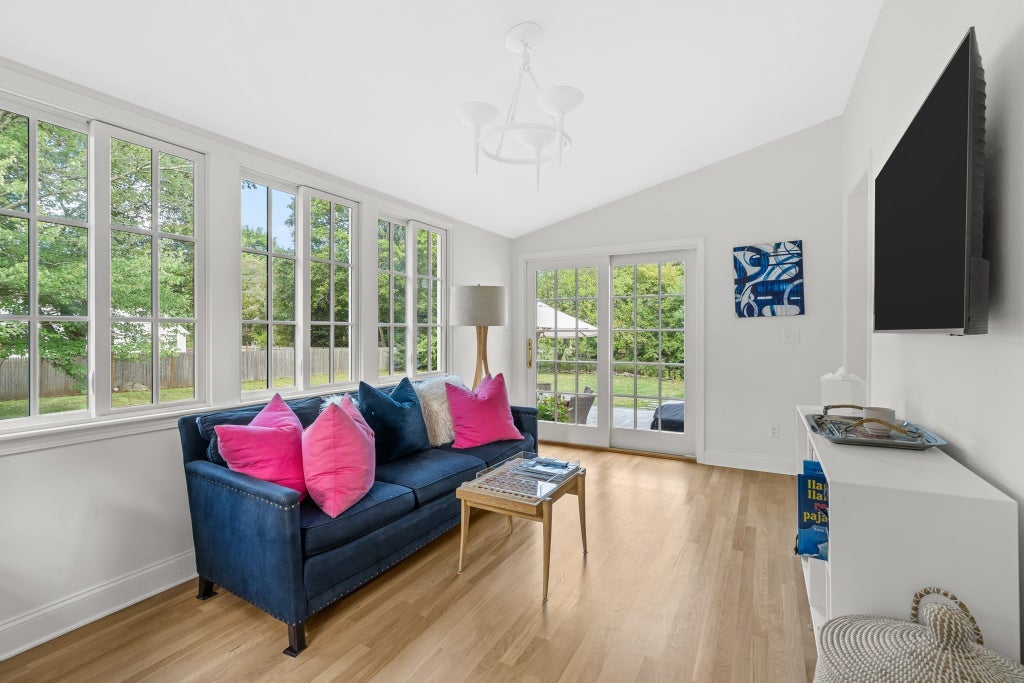 Listing View 12