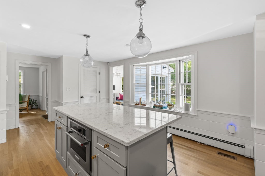 Listing View 14
