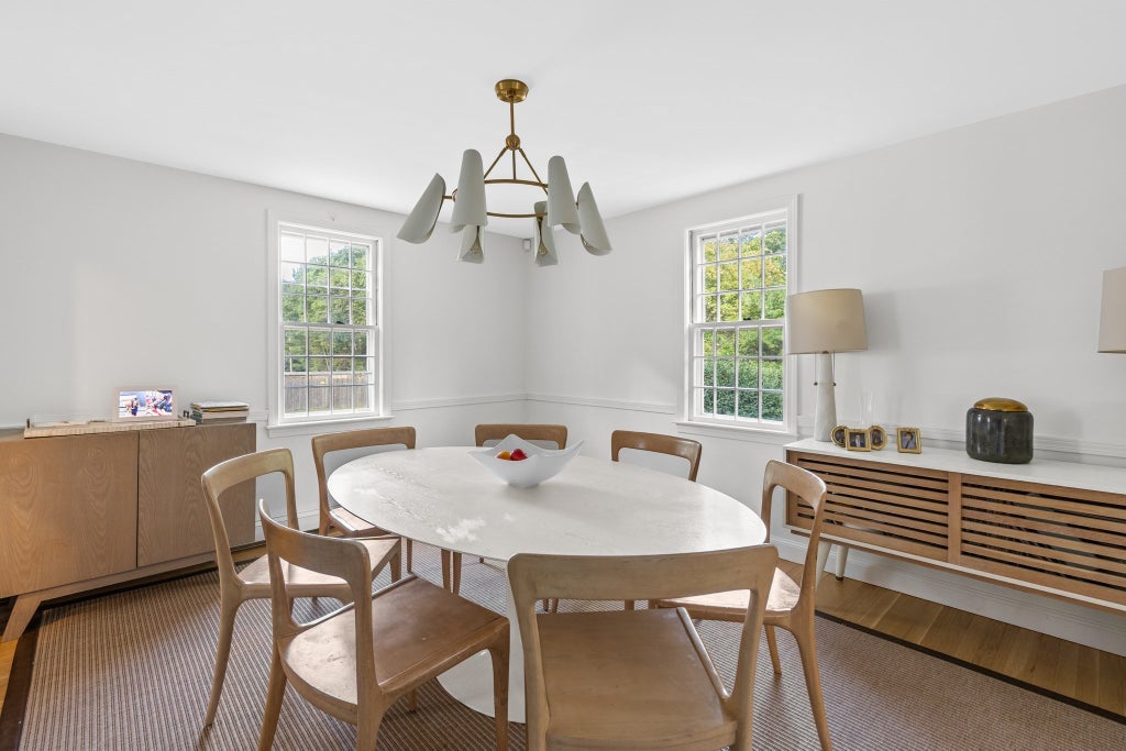 Listing View 17