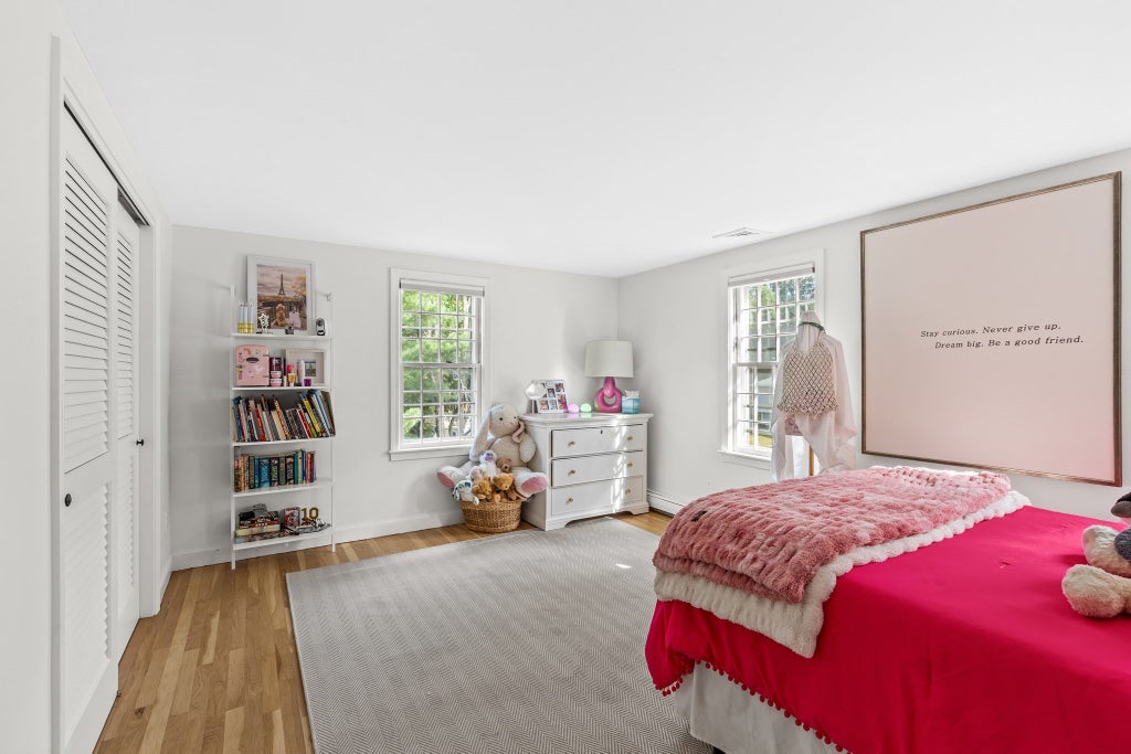 Listing View 24