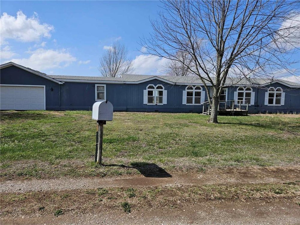 53 E Skyline Circle, Mound City, KS 66056 MLS 2478302 Coldwell Banker