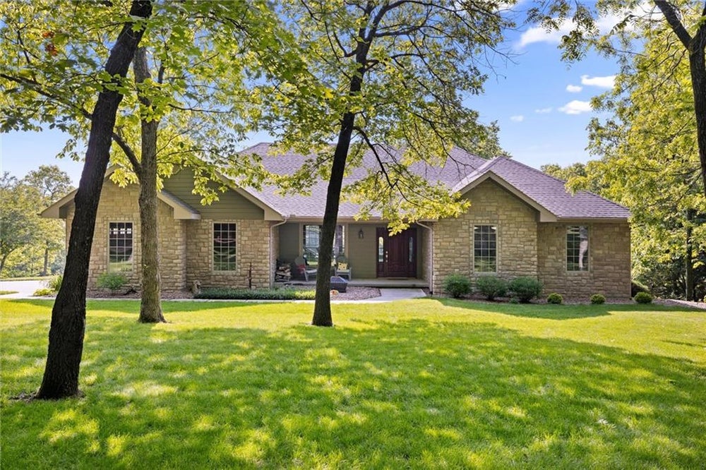 18990 252nd Street, Tonganoxie, KS 66086 MLS 2487827 Coldwell Banker