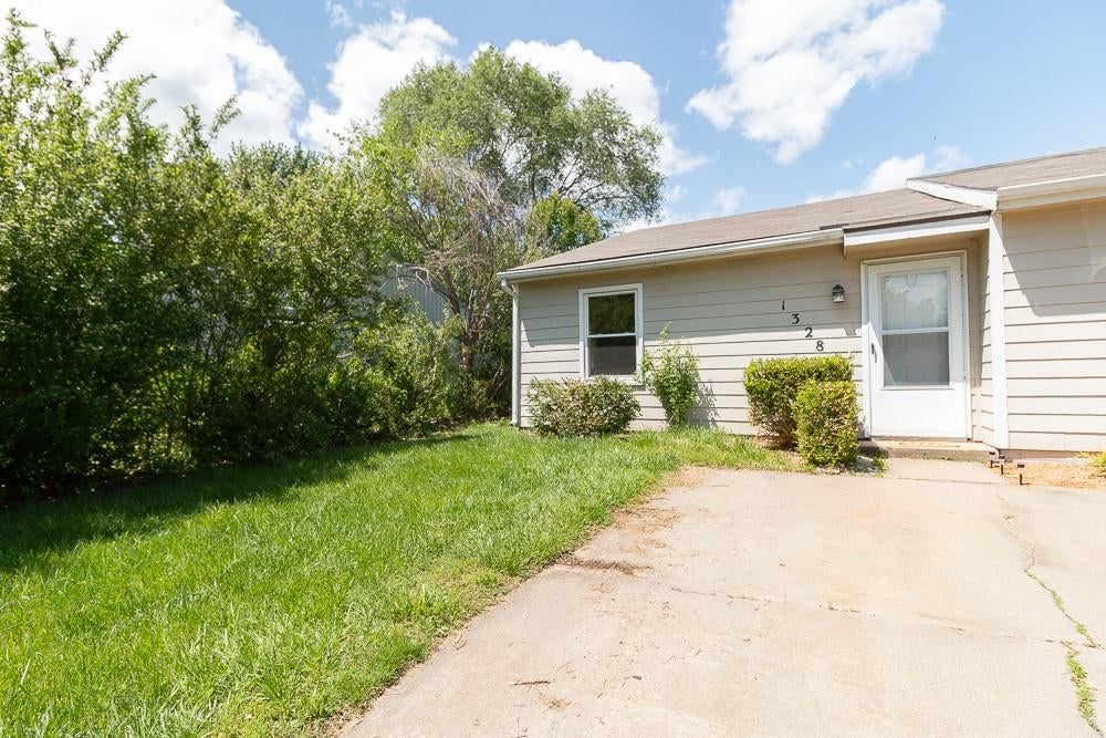 1328 E 25th Terrace, Lawrence, KS 66044 MLS 2487961 Coldwell Banker