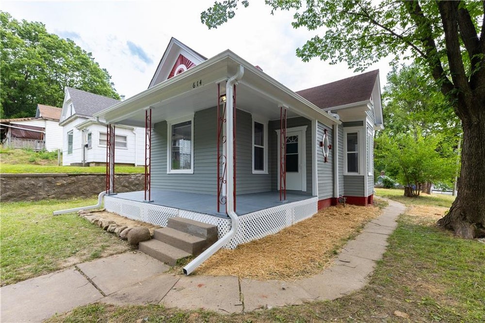 614 E Missouri Avenue, St Joseph, MO 64504 MLS 2489556 Coldwell Banker