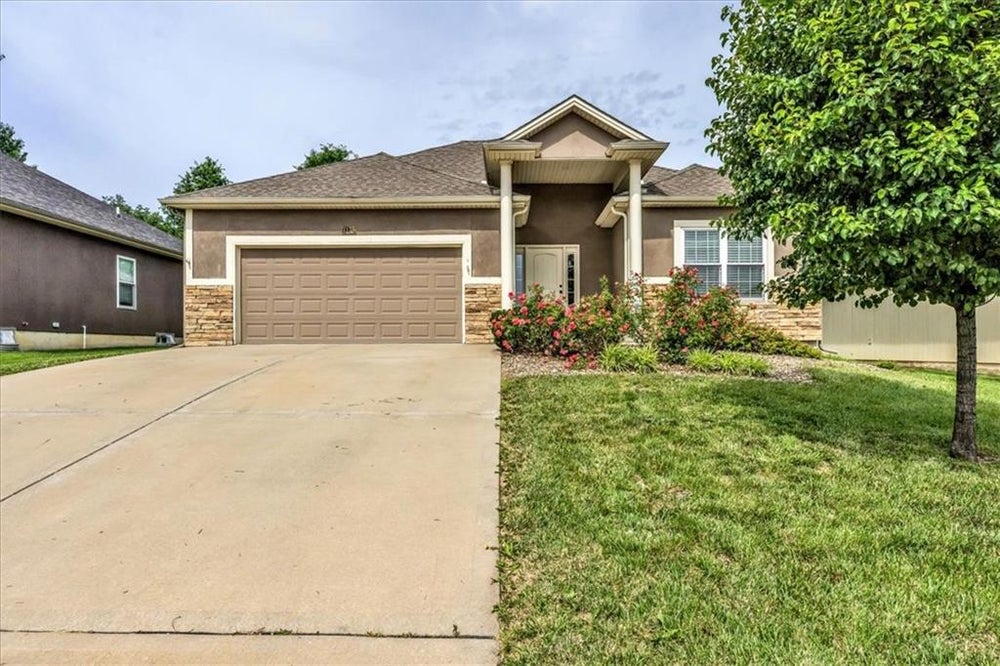 7128 N Quincy Avenue, Kansas City, MO 64119 MLS 2490940 Coldwell