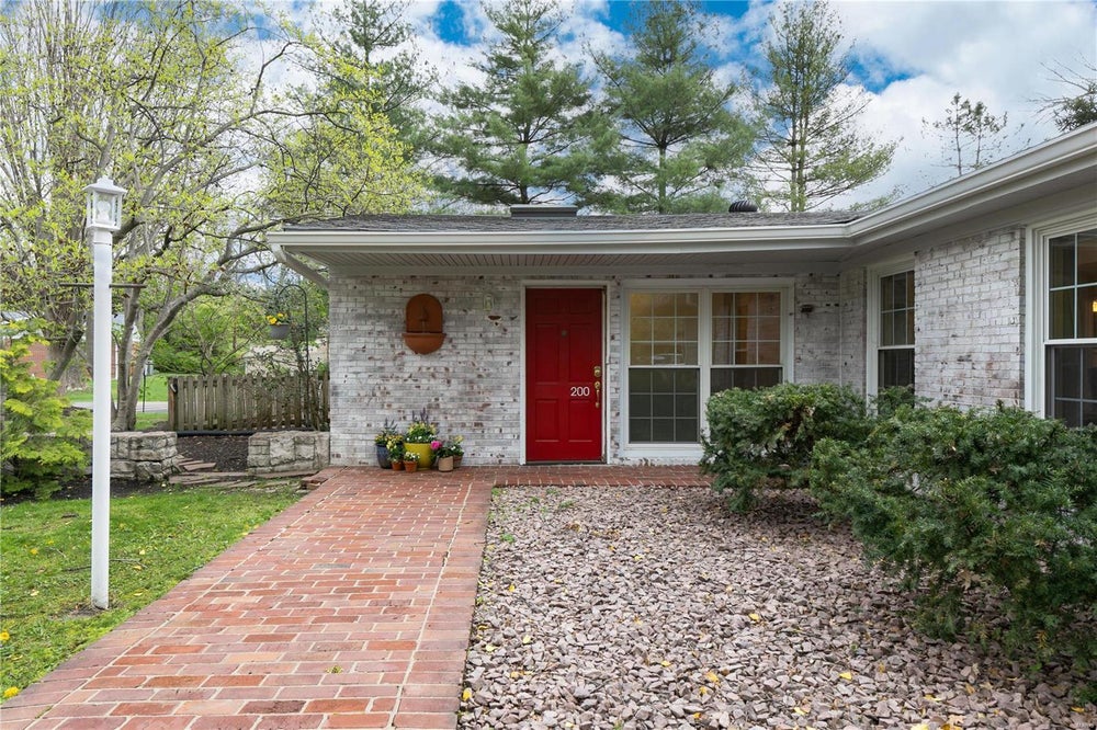 200 Wenneker Drive, Ladue, MO 63124 MLS 24019122 Coldwell Banker