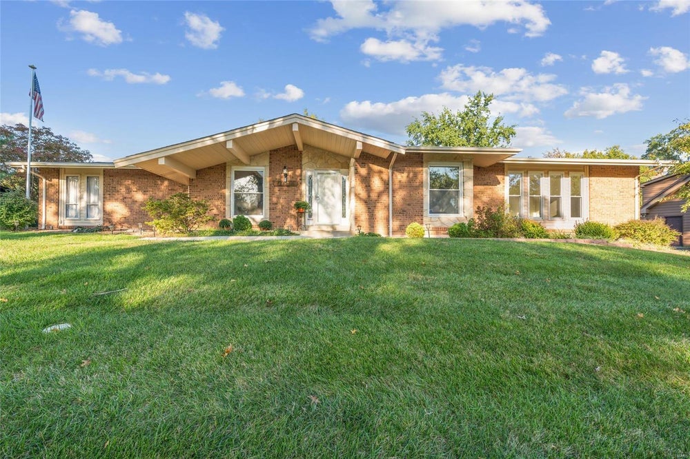 14759 Plumas Drive, Chesterfield, MO 63017 - MLS# 24062788 - Coldwell ...