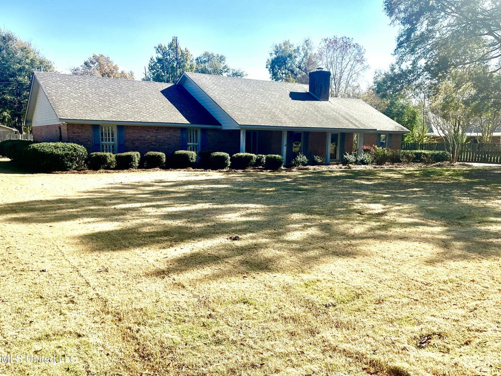 504 Holmes Street, Belzoni, MS 39038 - MLS# 4132062 - Coldwell Banker