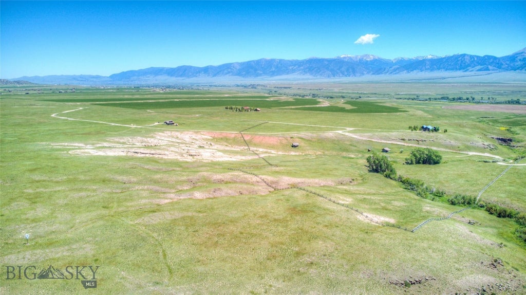 An Angler's Paradise in Ennis, Montana - Mountain Living