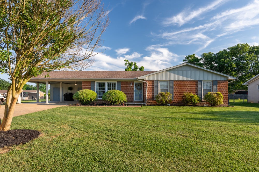 709 9th St, Lawrenceburg, TN 38464 MLS 2661916 Coldwell Banker