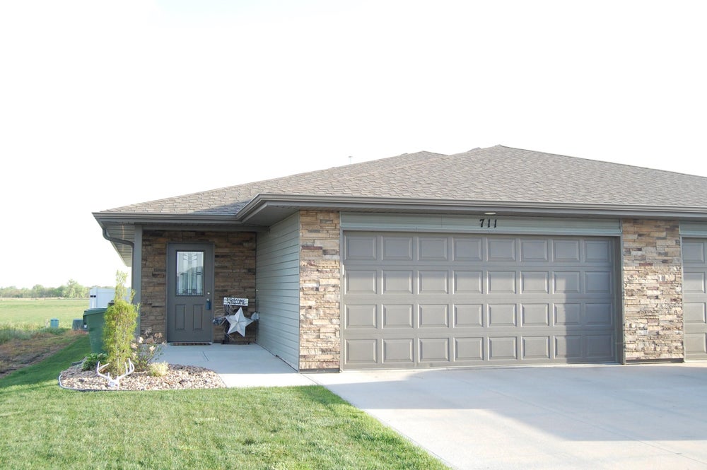 711 E 8th Street, Kearney, NE 68847 MLS 20240545 Coldwell Banker