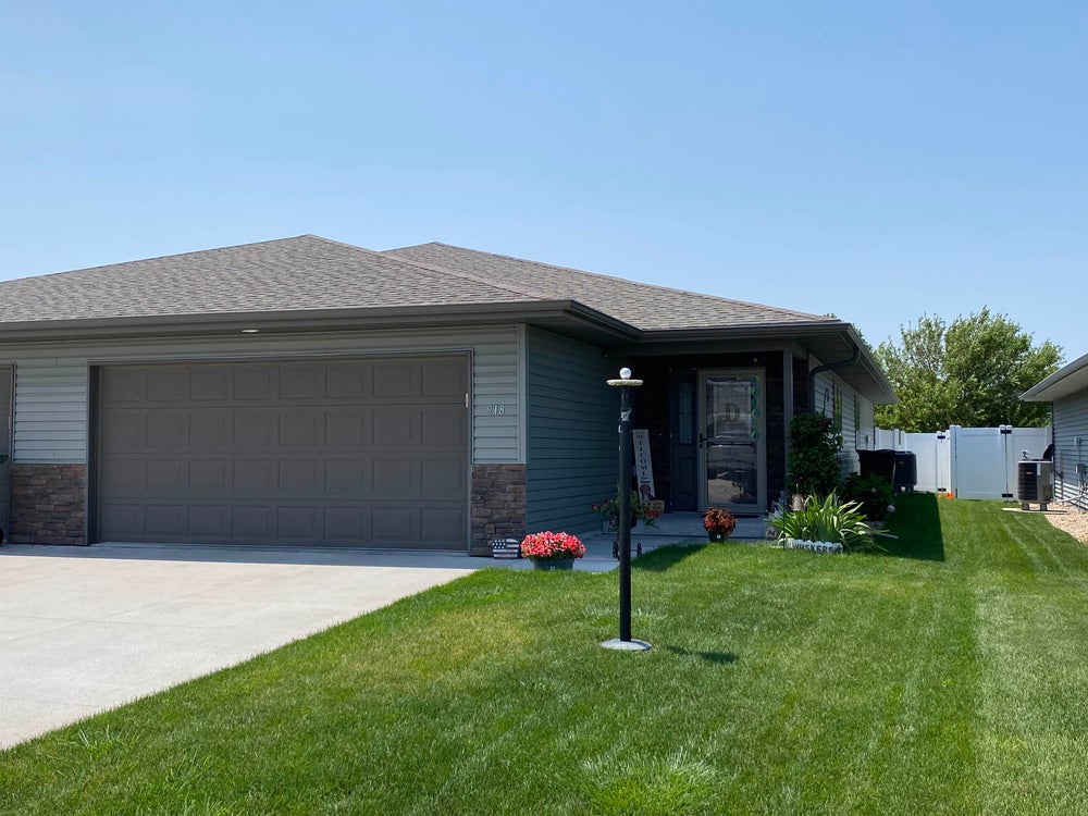 918 G Avenue Place, Kearney, NE 68847 MLS 20241001 Coldwell Banker