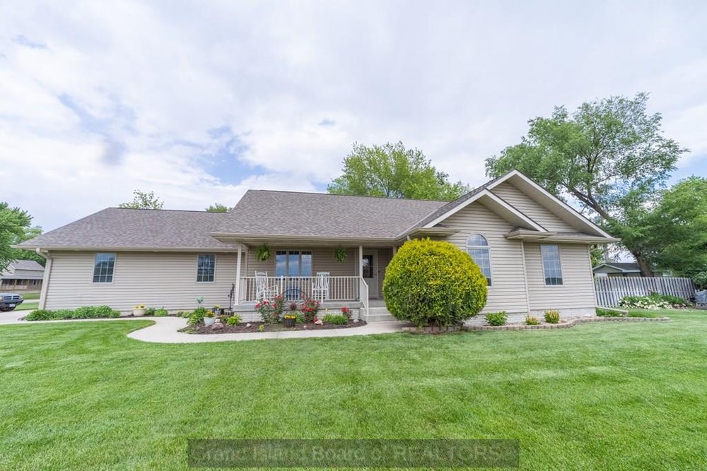 817 Esther St, Fullerton, NE 68638 - MLS# 20250498 - Coldwell Banker