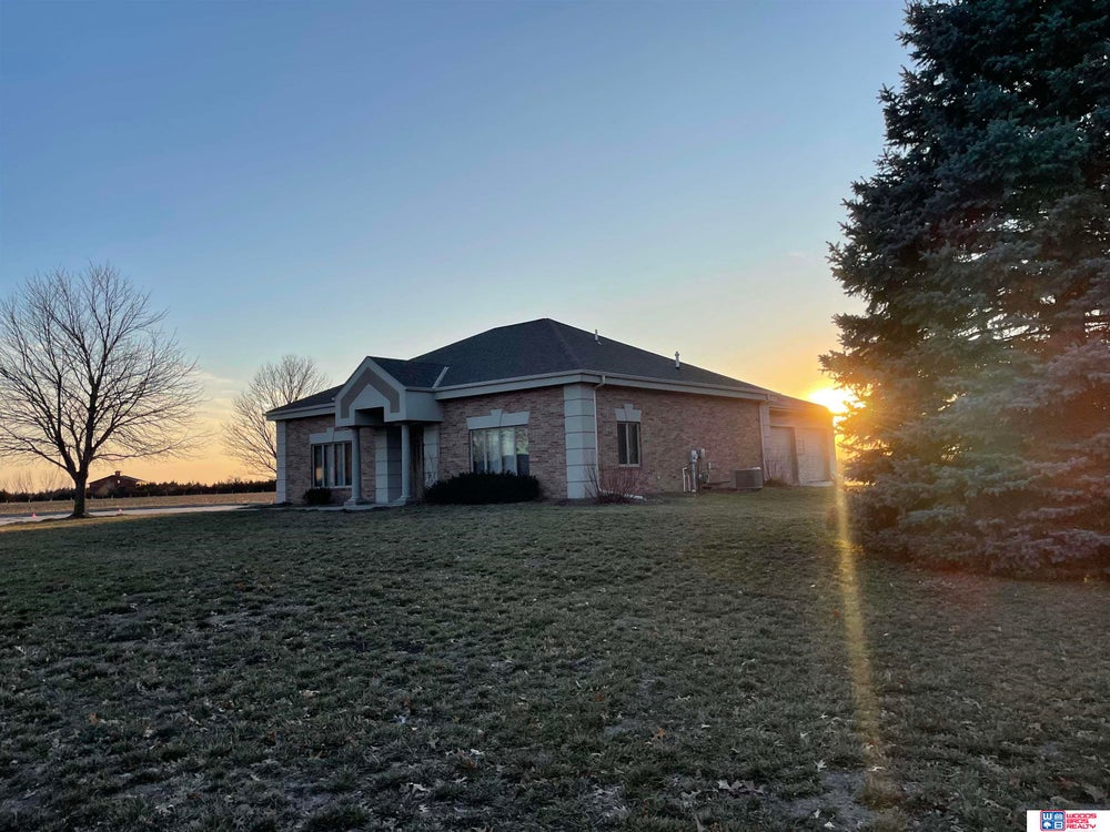 1008 S Hutchins Avenue, York, NE 68467 MLS 22328234 Coldwell Banker