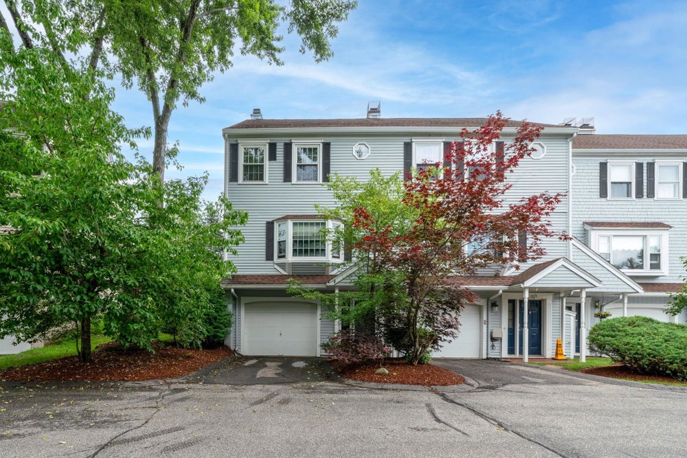 27 Cadogan Way, Nashua, NH 03062 MLS 4959856 Coldwell Banker