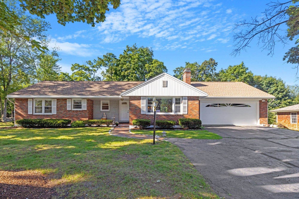 8 Morningside Drive, Laconia, NH 03246 MLS 4967622 Coldwell Banker