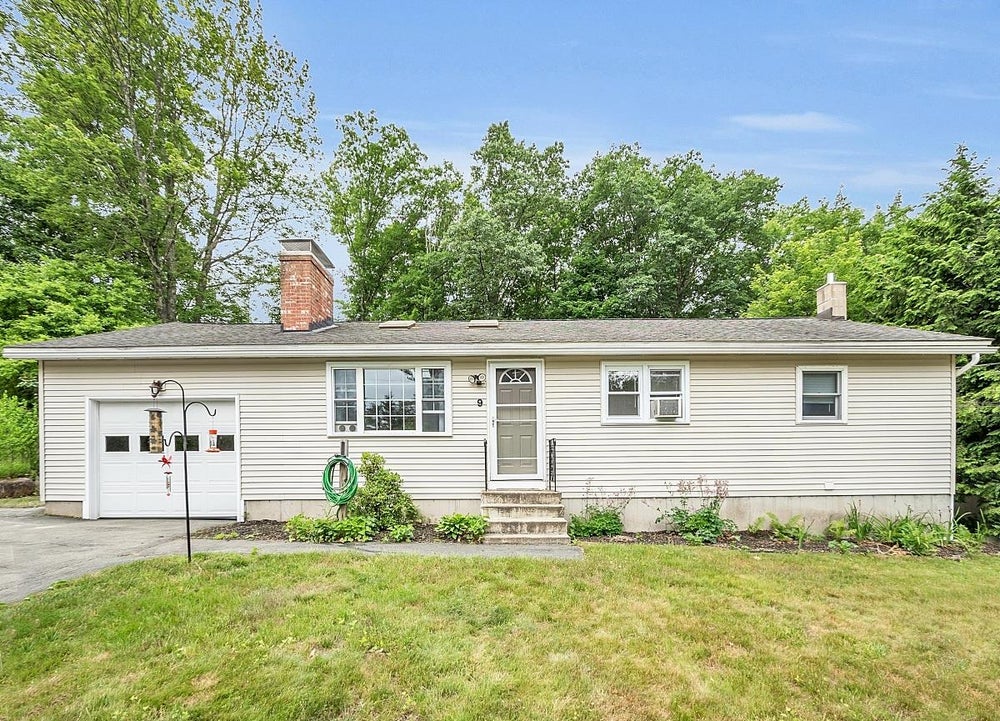 9 Beauchesne Drive, Hooksett, NH 03106 MLS 4999602 Coldwell Banker