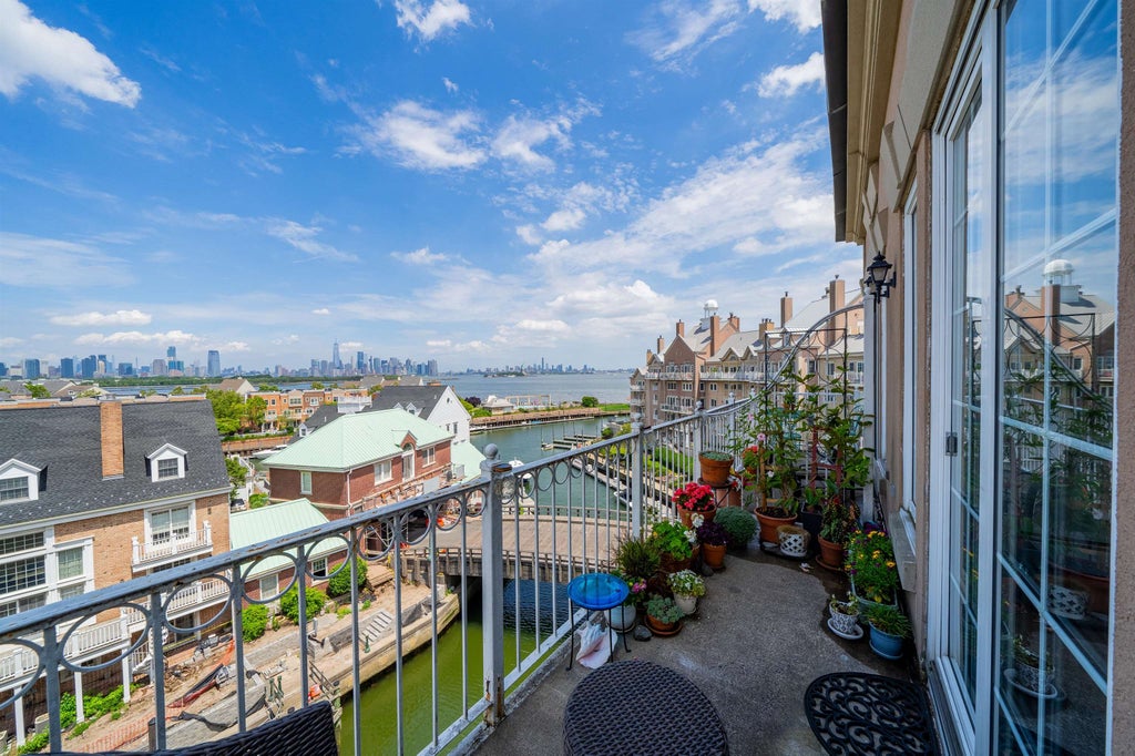 41 Mcadoo Avenue #2 in Jersey City, New Jersey