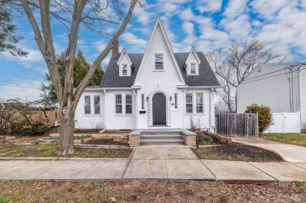 43 Cleremont Avenue, North Brunswick, NJ 08902 MLS 2407776R