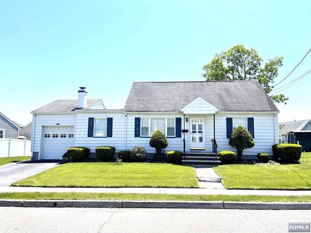 19 Patriots Trl, Totowa, NJ 07512, MLS# 23028390