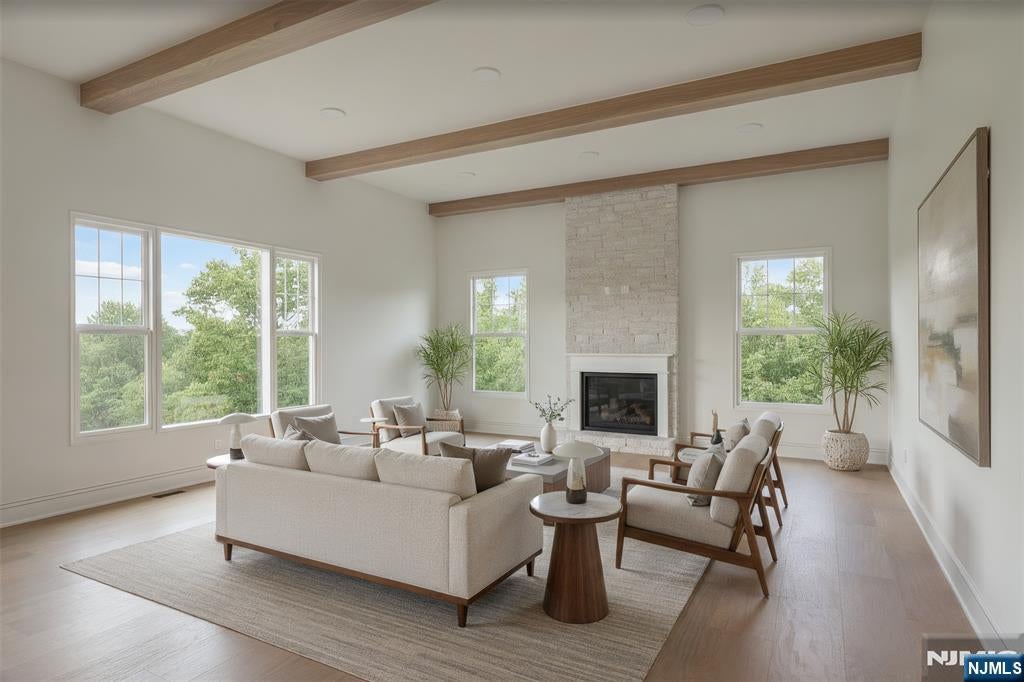 Listing view 3