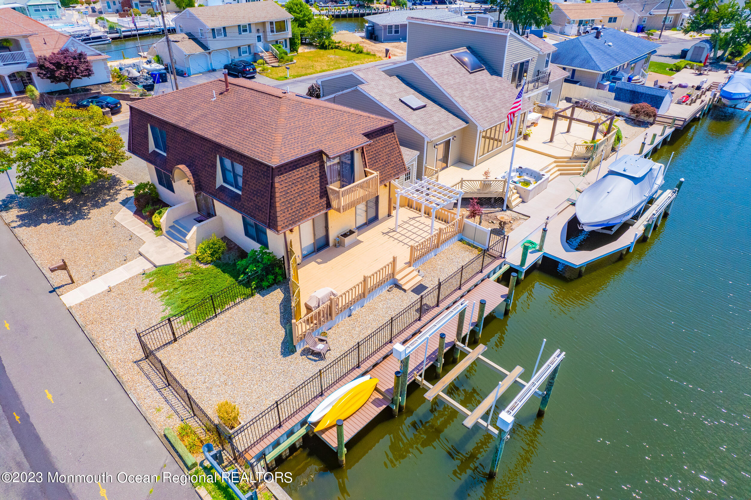 Boat Lifts in Toms River, NJ