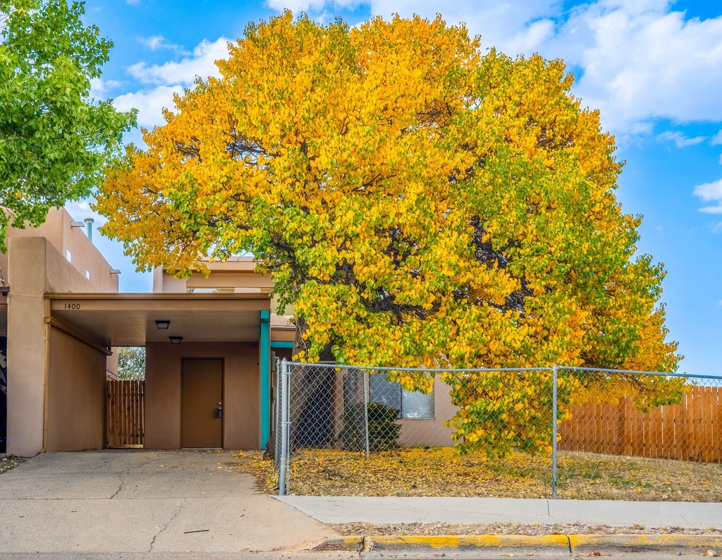 Las Acequias, Santa Fe, NM Real Estate & Homes for Sale