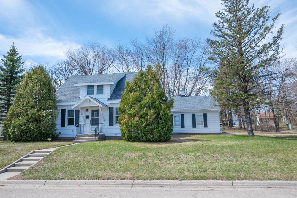 1312 Roosevelt Avenue, Detroit Lakes, MN 56501 MLS 6365606