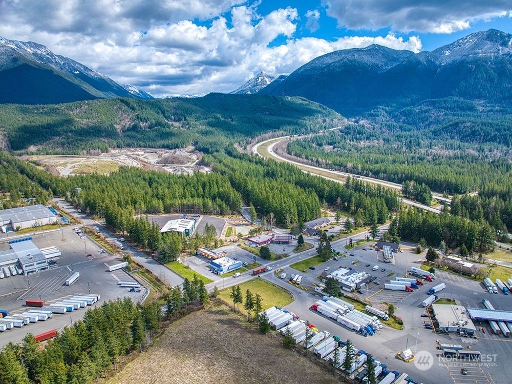 46910 SE 146th Street 6 and 7, North Bend, WA 98045 MLS 2056392