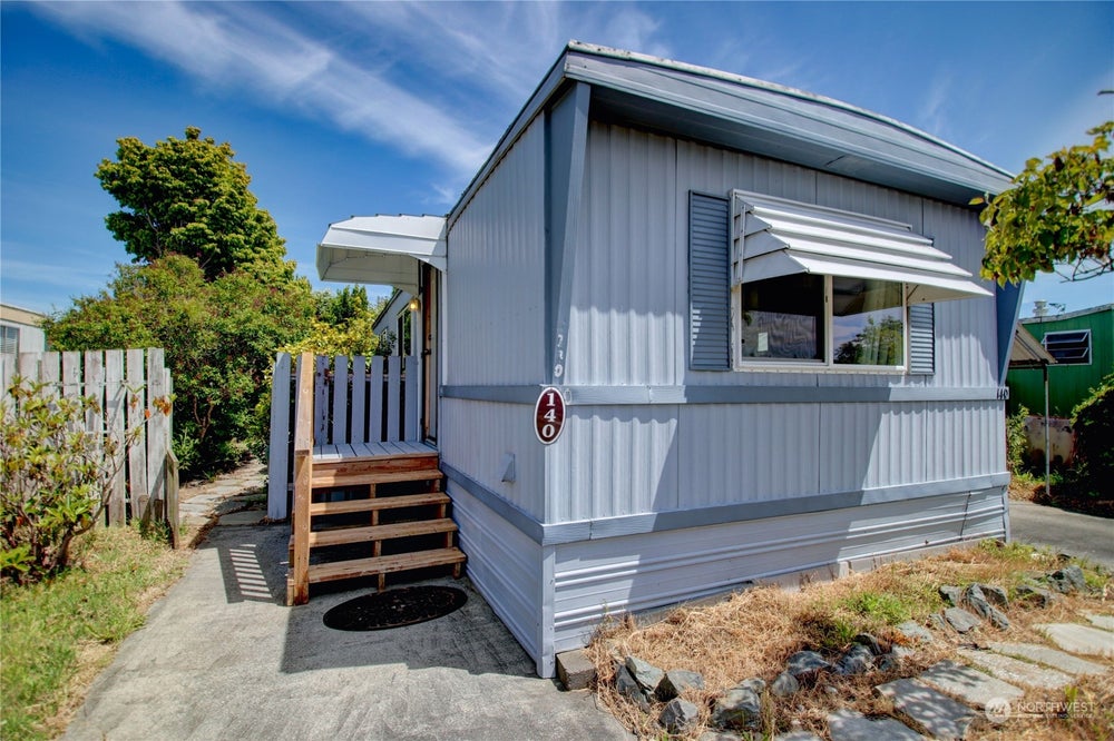 700 NW Crosby Avenue 140, Oak Harbor, WA 98277 MLS 2252269