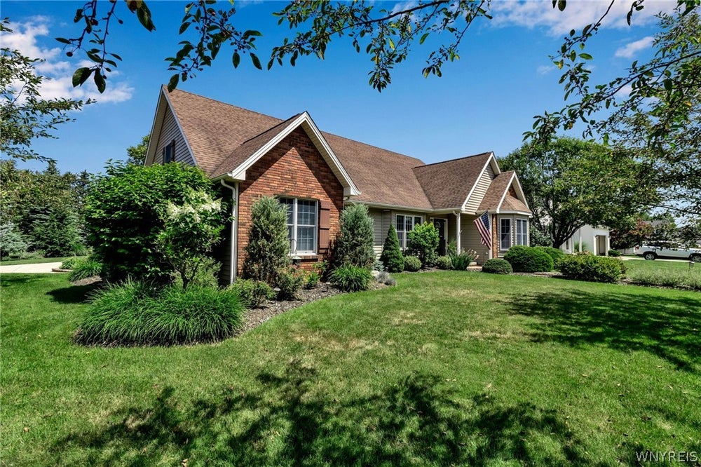 49 W Home Road, Bowmansville, NY 14026 MLS B1554903 Coldwell Banker