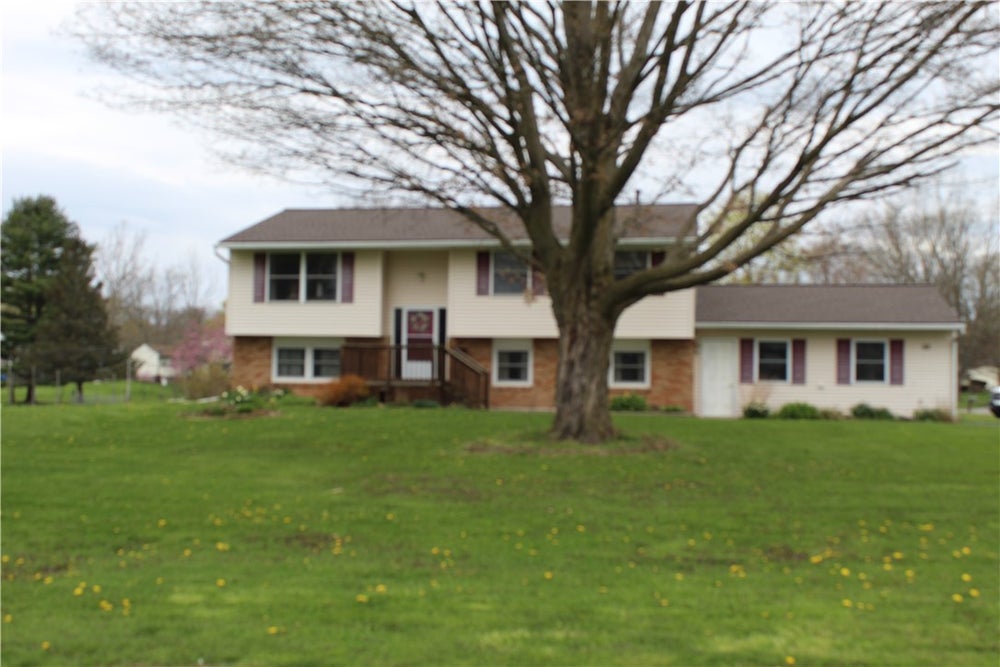 52 Shrubbery Lane, Rochester, NY 14624 MLS R1533525 Coldwell Banker