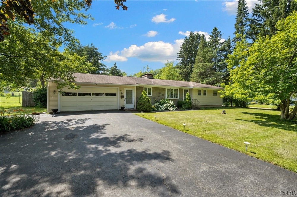 230 Oxford Road, New Hartford, NY 13413 MLS S1482869 Coldwell Banker