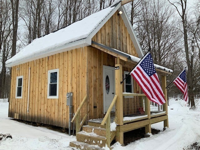 Live Like a Modern Unabomber in This Tiny House on 7 Acres