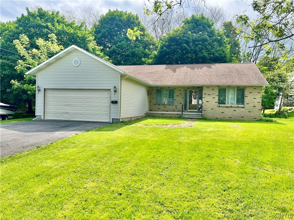 111 Crabapple Lane, Syracuse, NY 13219 MLS S1539706 Coldwell Banker