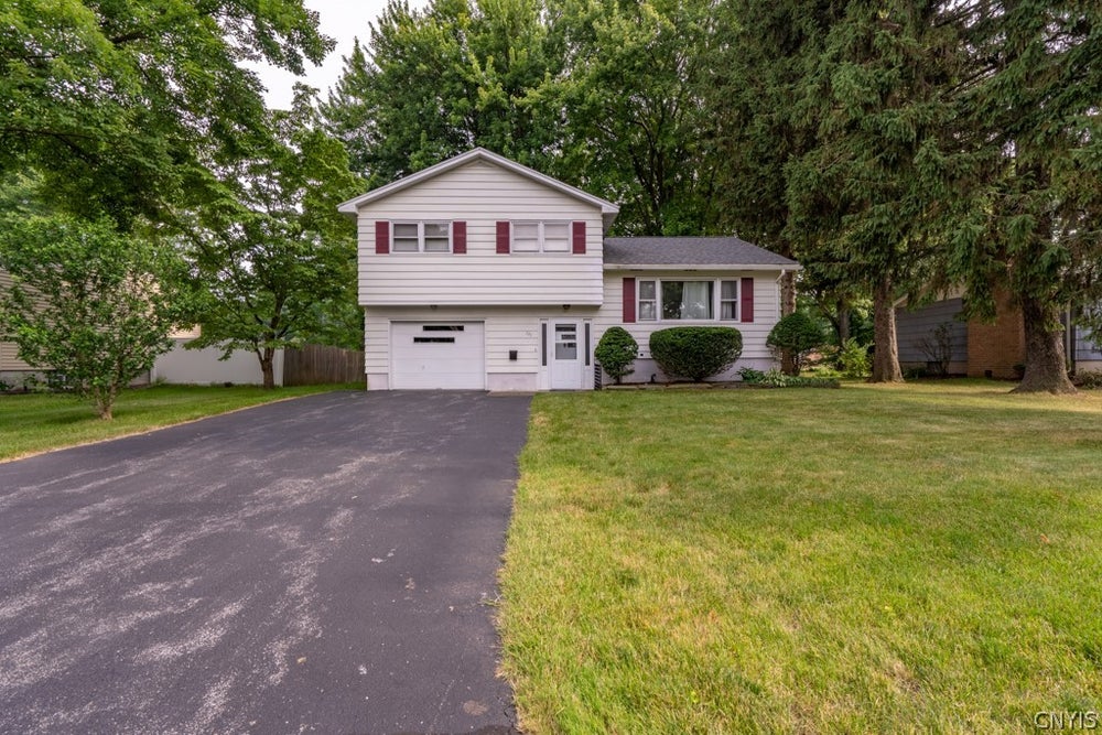 121 Jewell Drive, Liverpool, NY 13088 MLS S1542074 Coldwell Banker