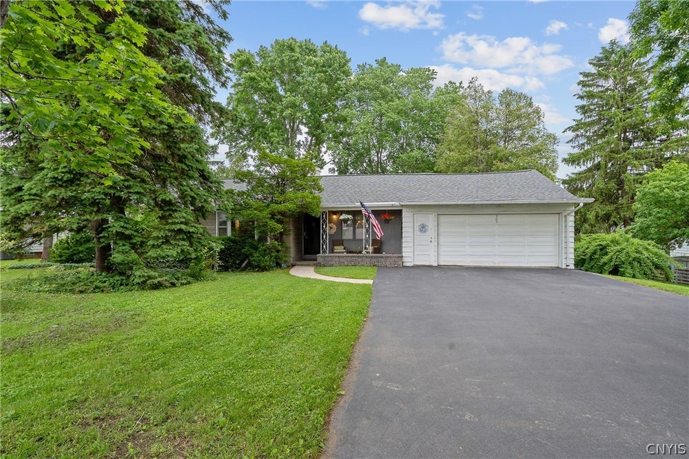 302 Hinsdale Road, Camillus, NY 13031 MLS S1543094 Coldwell Banker