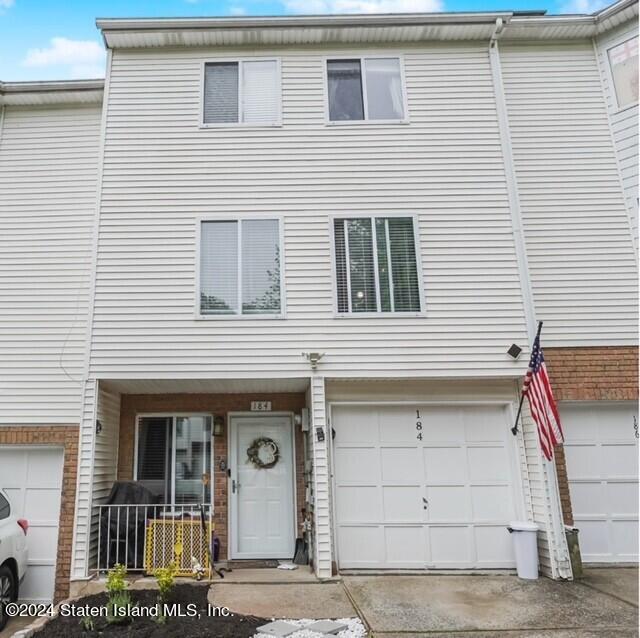 184 Jamie Lane, Staten Island, NY 10312 MLS 2402971 Coldwell Banker