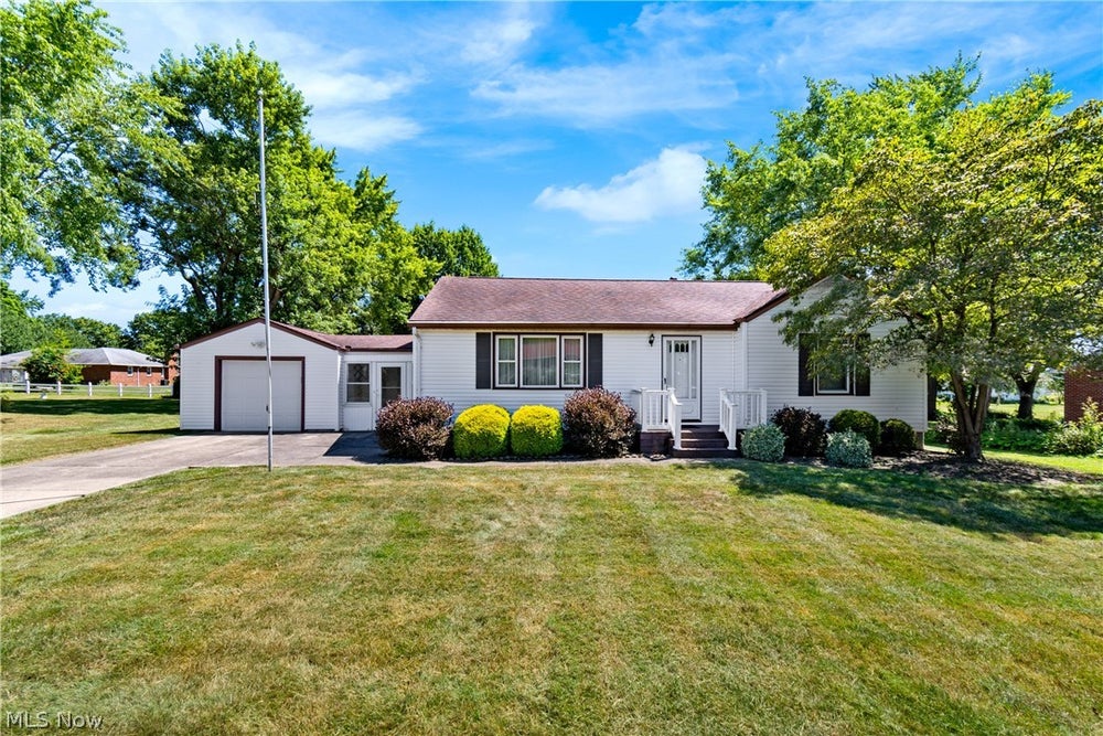 711 Leecrest Nw Street, Massillon, OH 44646 MLS 5051273 Coldwell