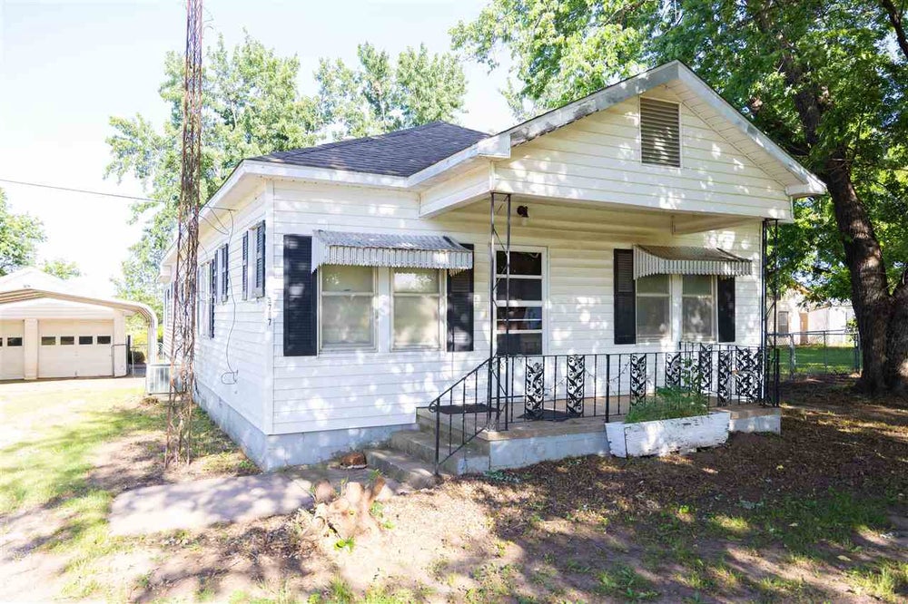 3787 S Ranch Dr., Ponca City, OK 74601 MLS 39670 Coldwell Banker