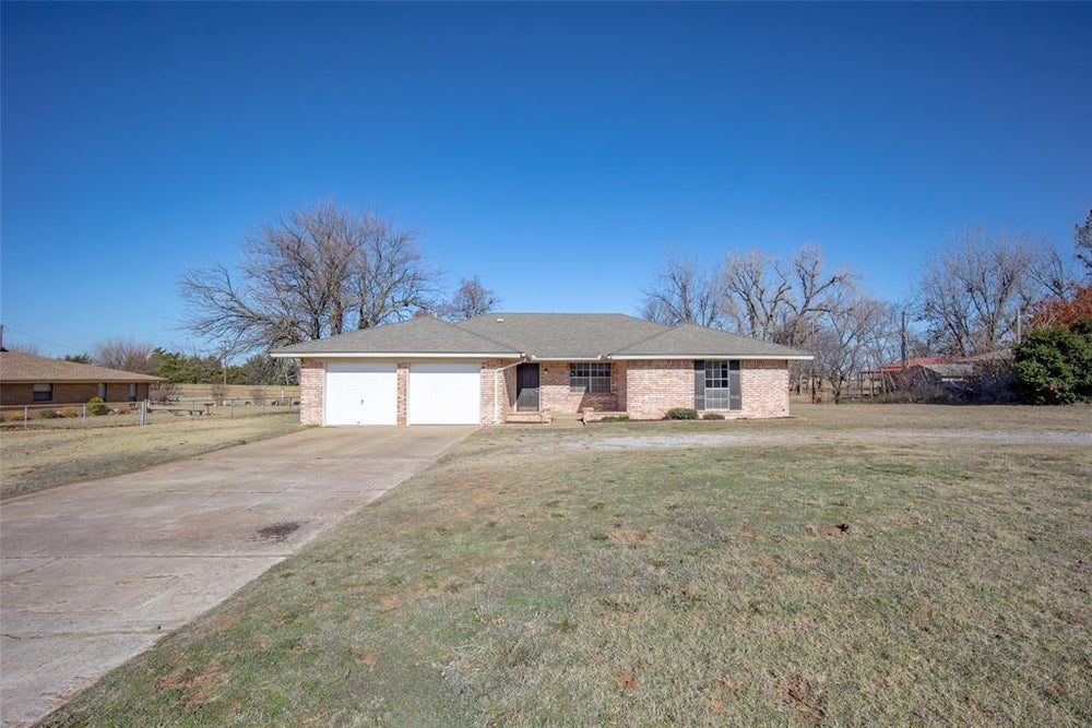 823 E Lea Terrace, Mustang, OK 73064 - MLS# 1147492 - Coldwell Banker